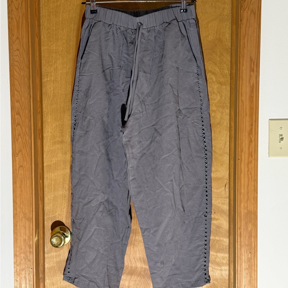Women's Gray Cropped Pants
